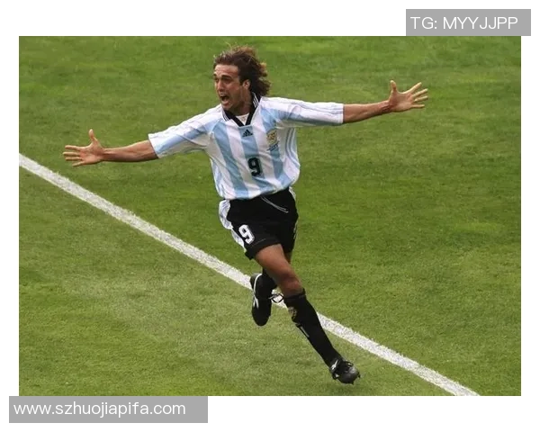 天下足球历届十大球星盘点 谁才是足坛历史上最伟大的传奇人物