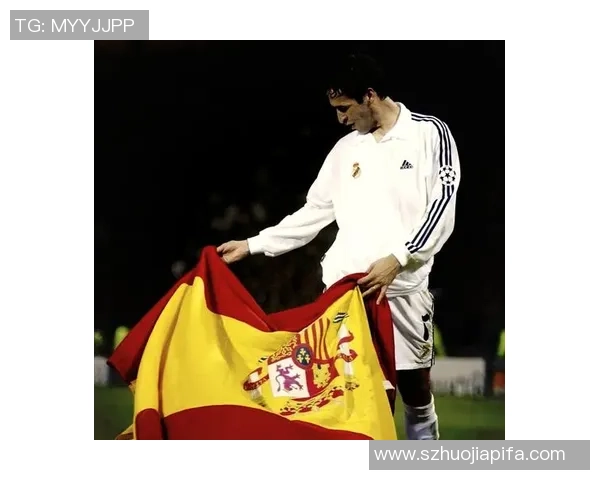 足球黑人球星传奇：从球场英雄到全球偶像的非凡之路